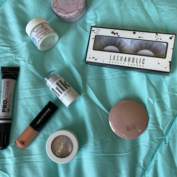 Makeup bundle - Picture 1 of 5